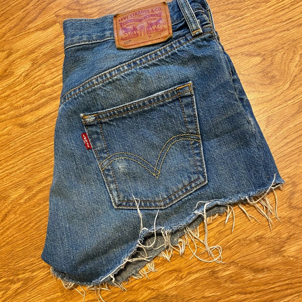 Levi’s 501 denim short shorts